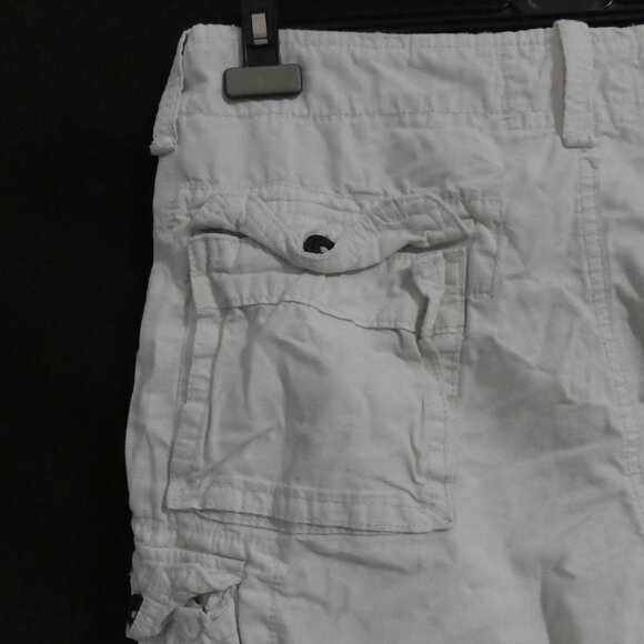 AMERICAN EAGLE OUTFITTERS - Classic Length | size 34 | Cream Cargo Shorts - Picture 9 of 14